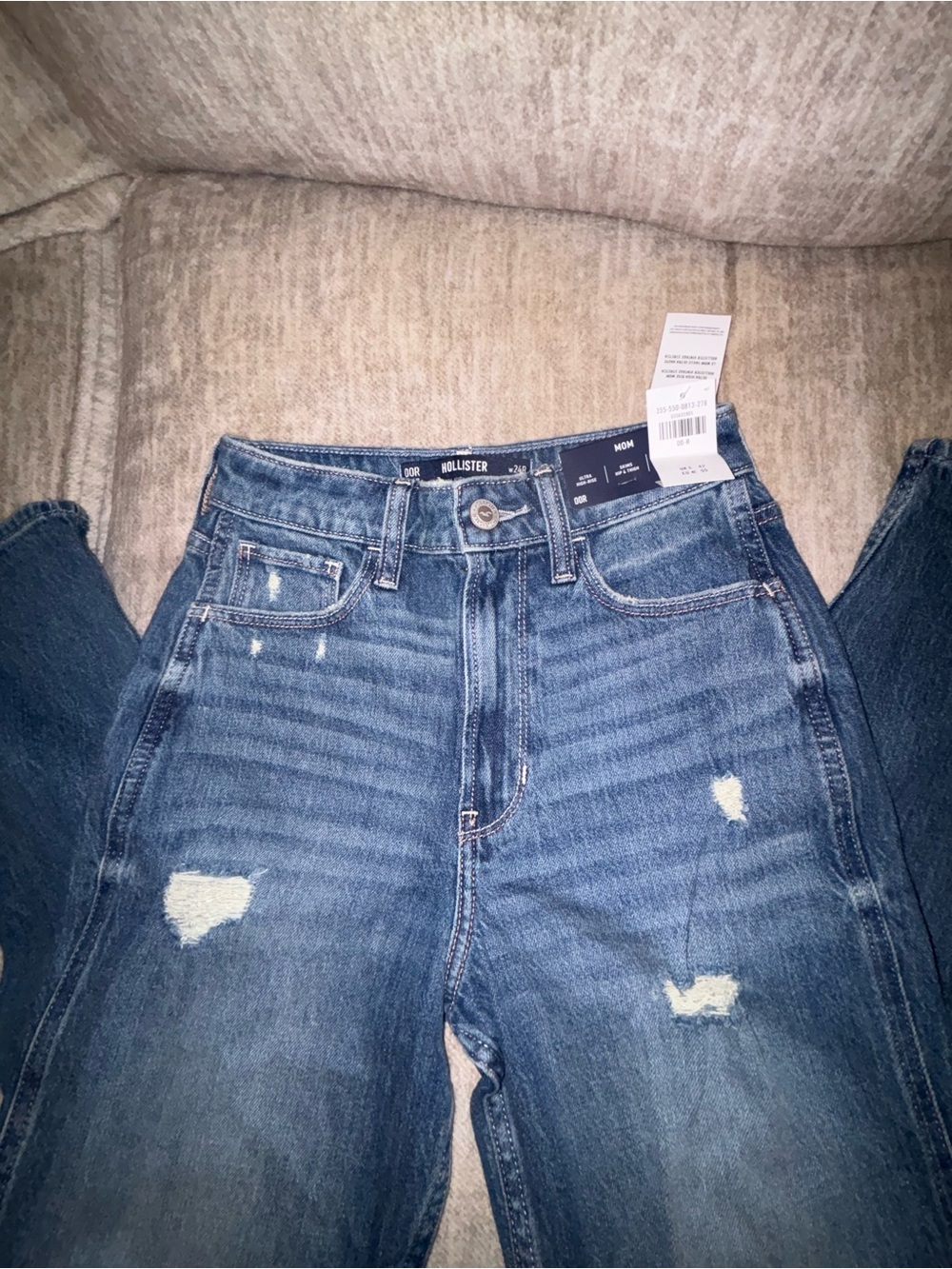Hollister High-Rise Distressed Dark Blue Women’s Jeans- Mom jeans